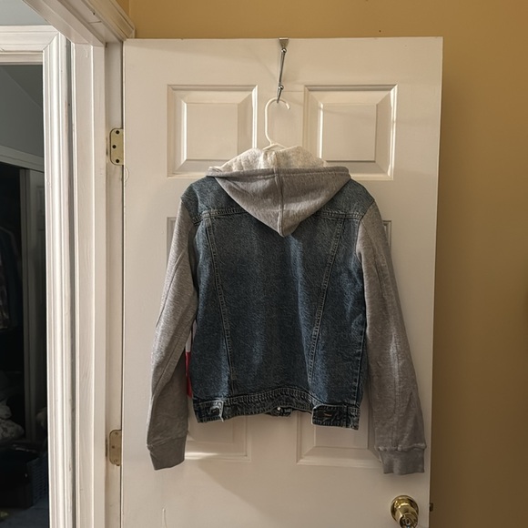 Red Label Denim Jacket - Picture 4 of 5